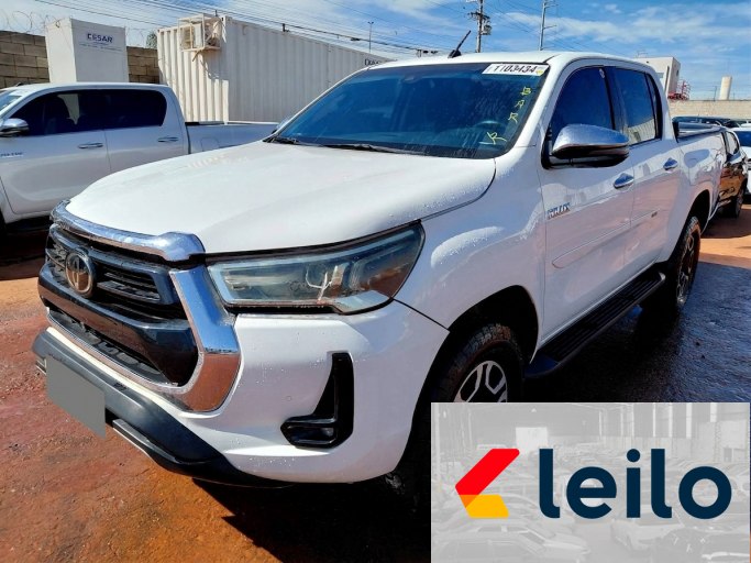 TOYOTA HILUX 23/24