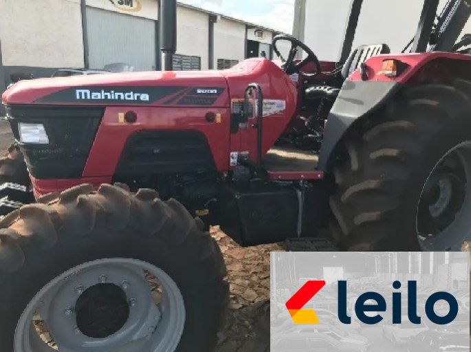 TRATOR MAHINDRA 8000S