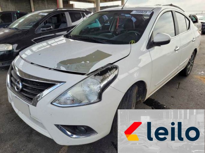 NISSAN VERSA 18/18