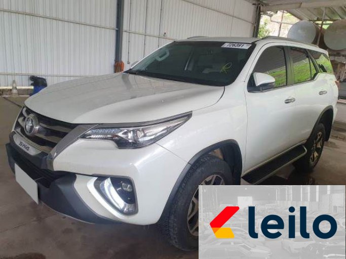 TOYOTA HILUX SW4 19/19