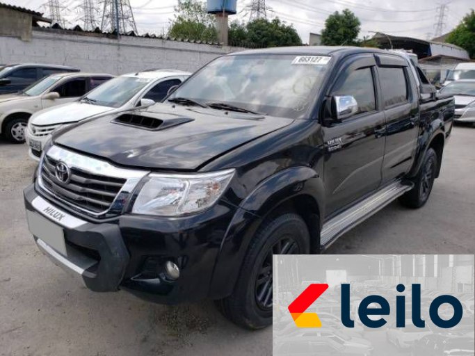 TOYOTA HILUX CD 15/15