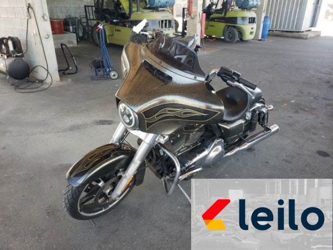 HARLEY DAVIDSON STREET GLIDE 16/16